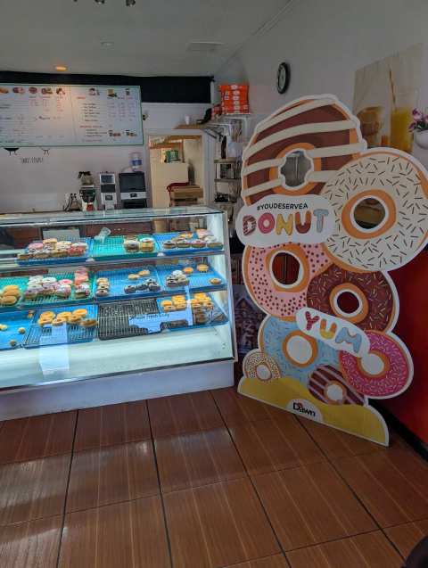 D&E Donuts — photo 3