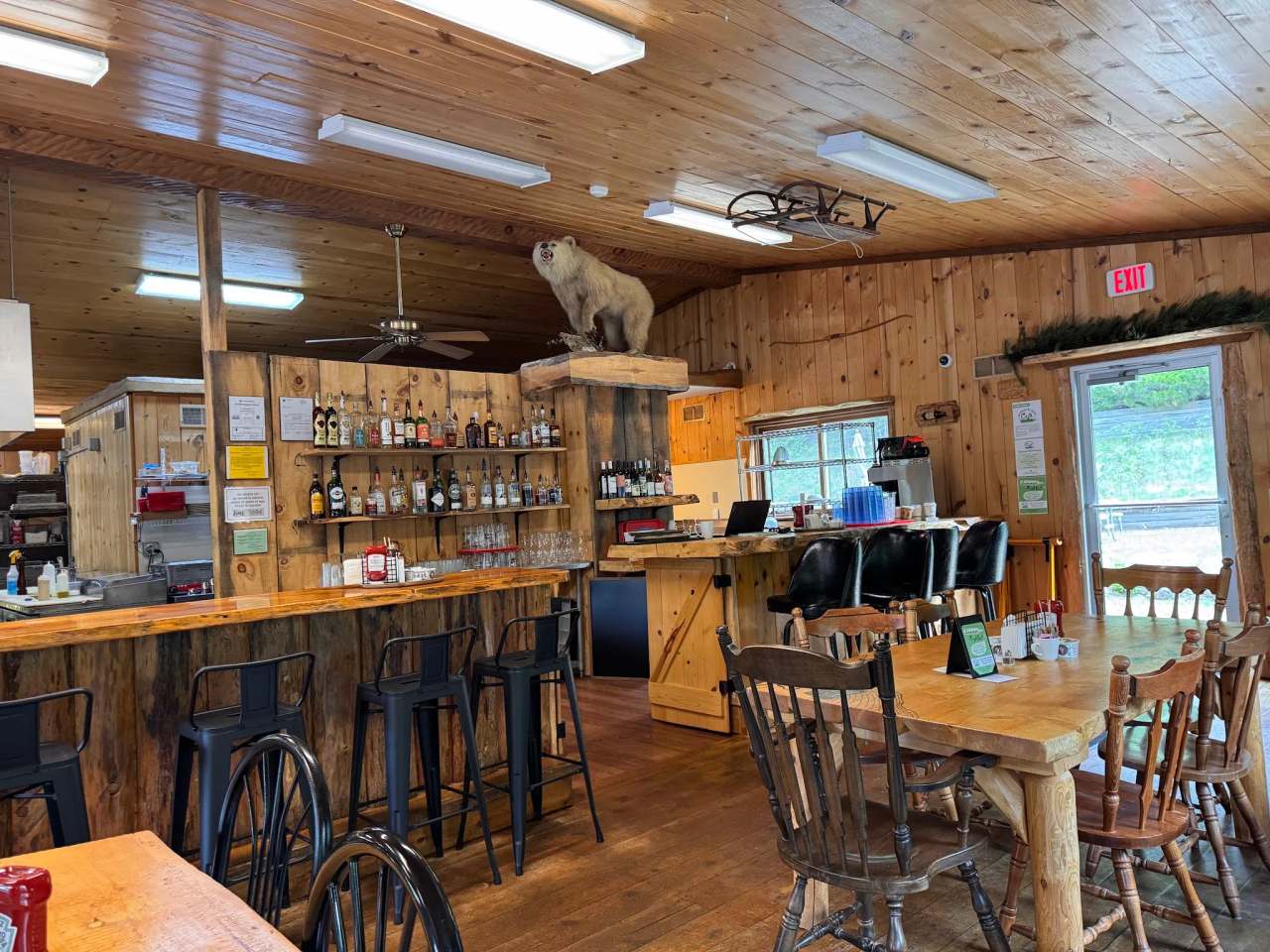 Forest Lake Cafe & Wine Cellar — photo 1