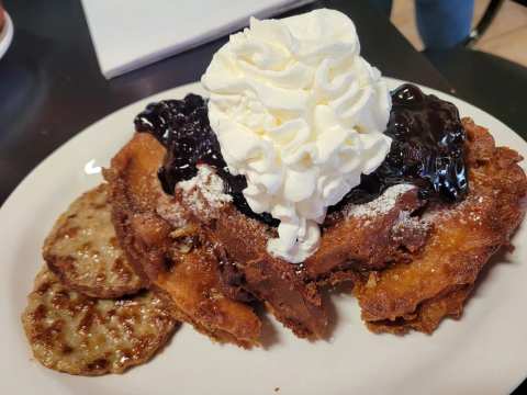 Becky's Sugar Shack Restaraunt/Bakery — photo 3