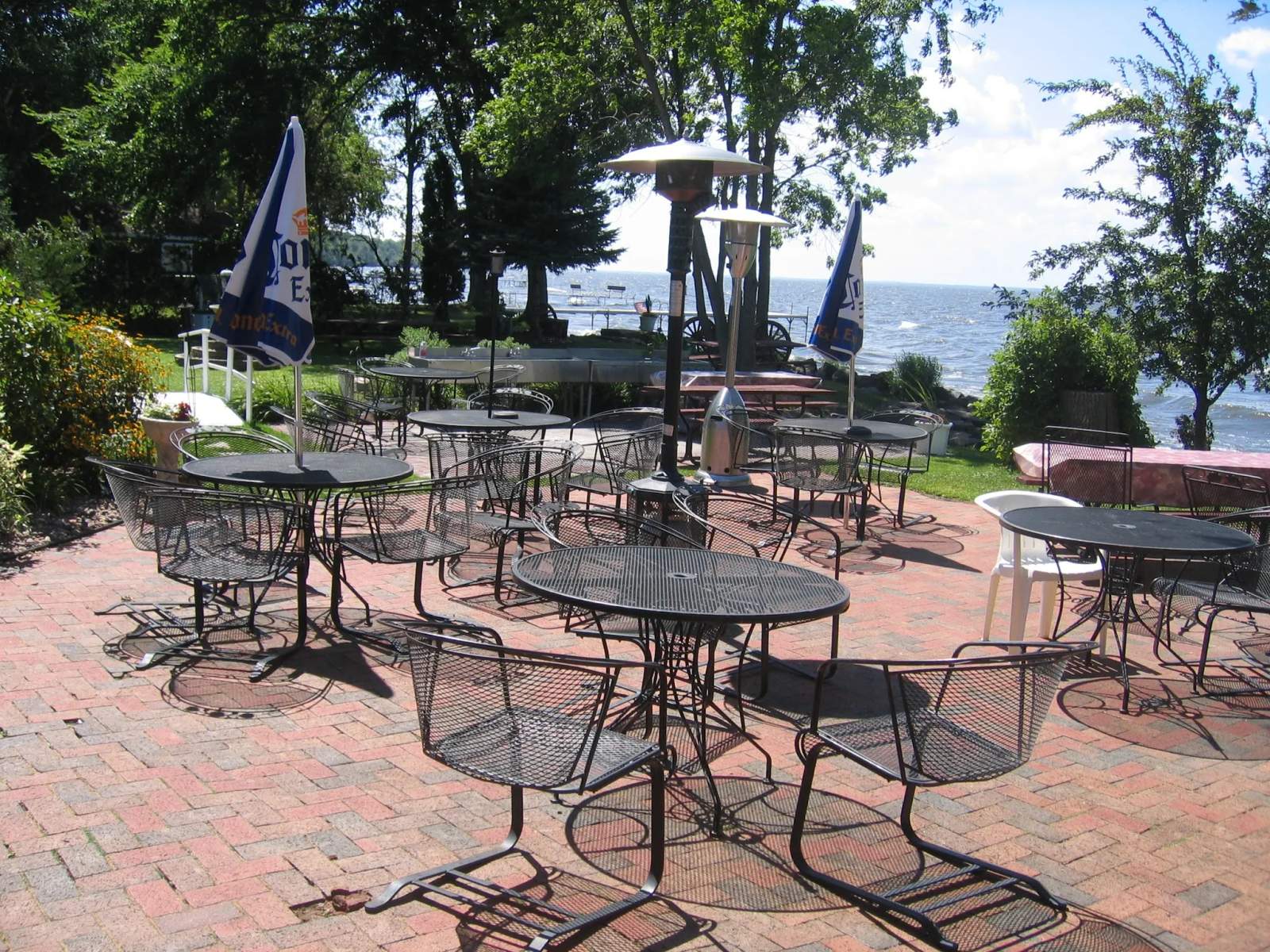 Jim and Linda's Lakeview Supper Club — photo 1
