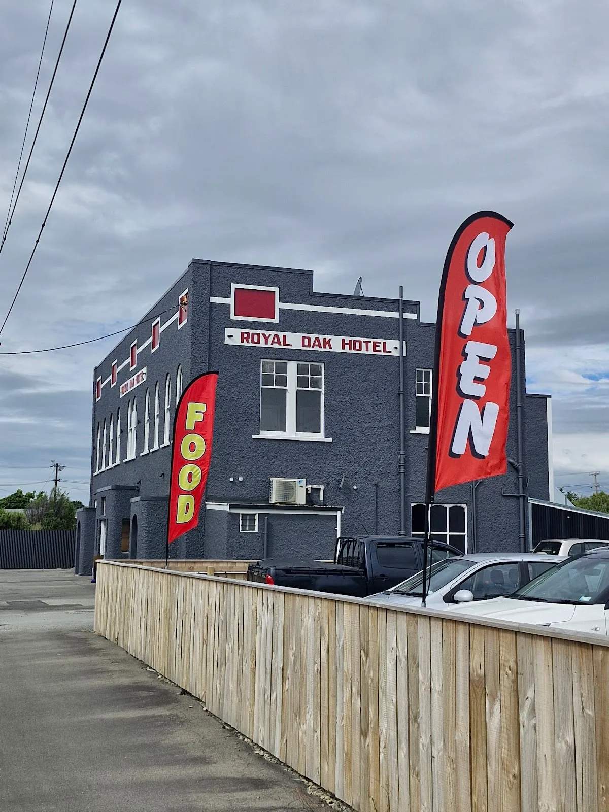 Royal Oak Tavern Carterton — photo 1