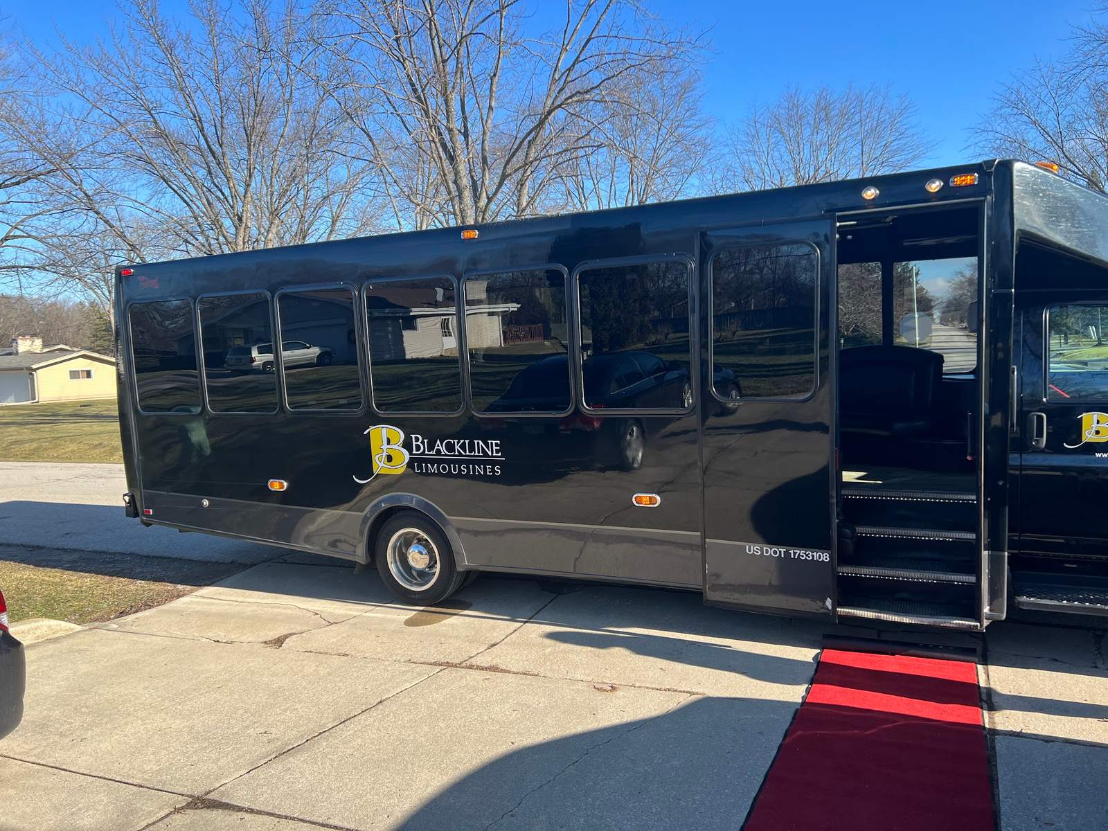 Blackline Limousines — photo 5
