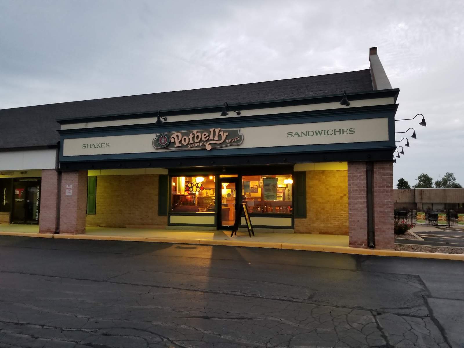 Potbelly — photo 1