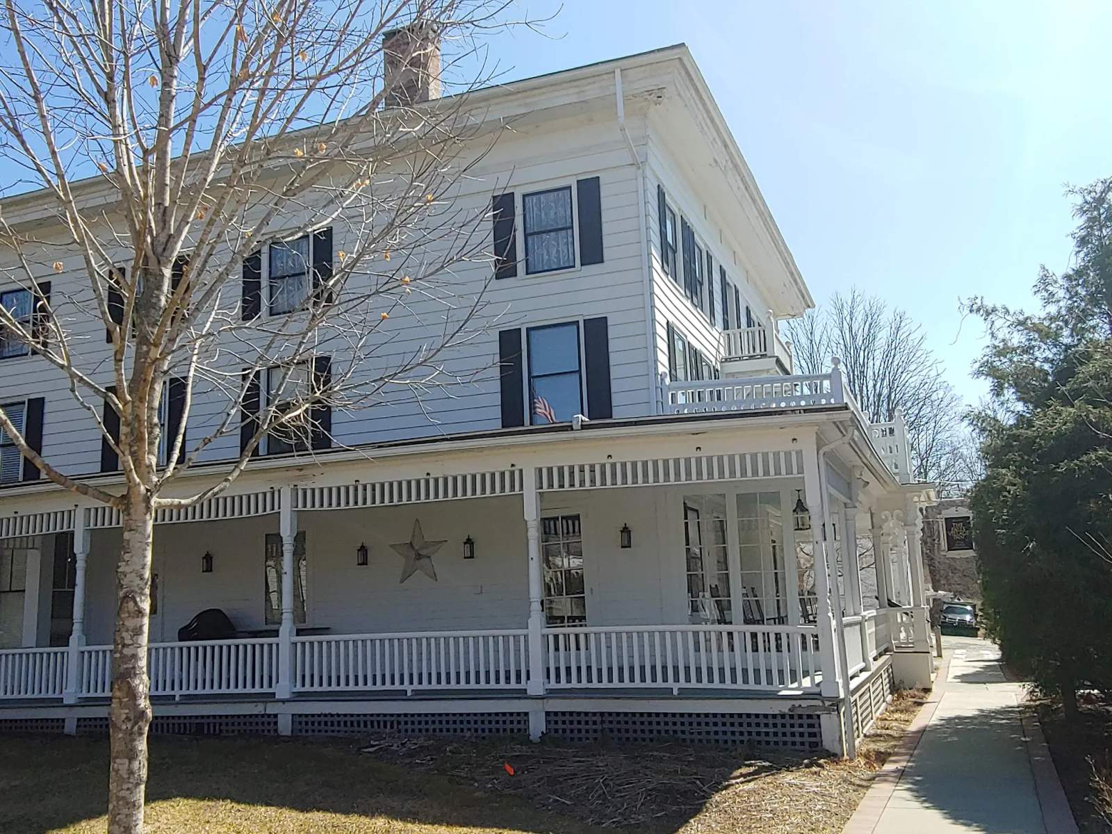Falls Village Inn — photo 1