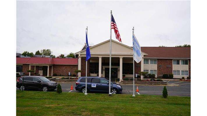 Rodeway Inn & Suites East Windsor — photo 1