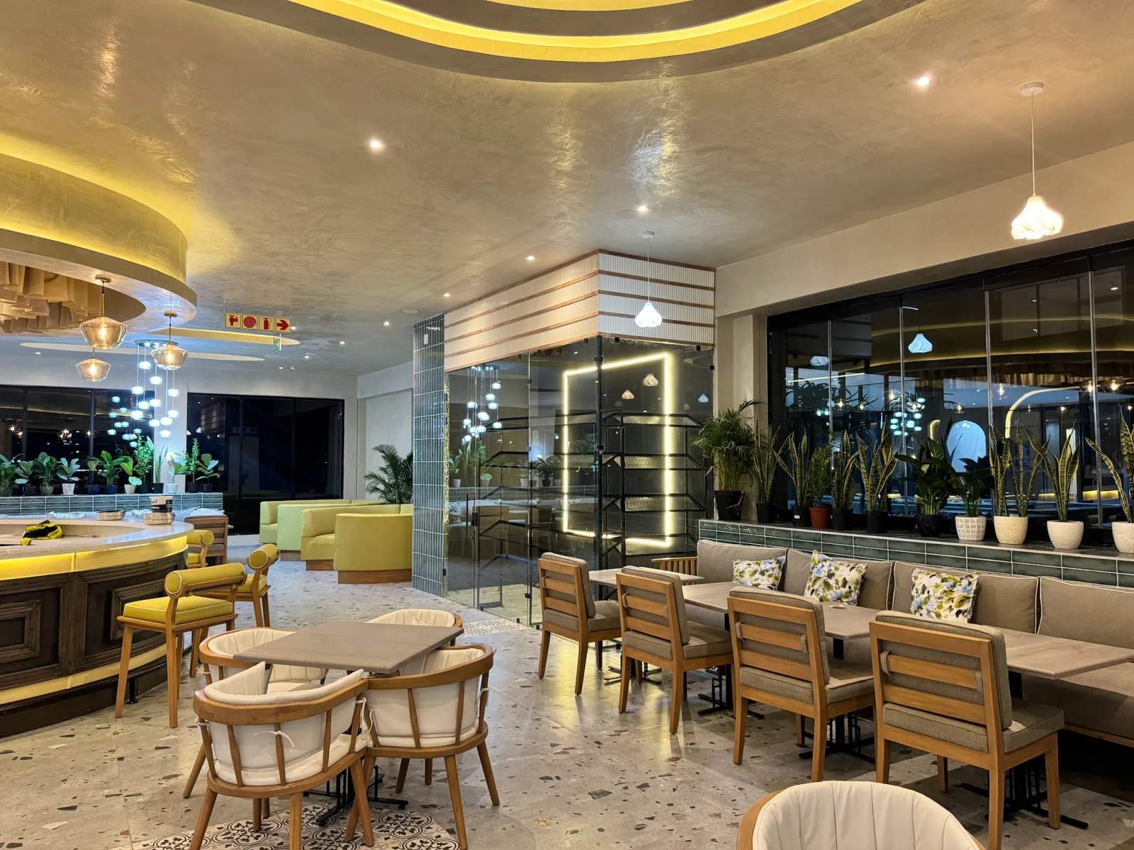 The Wisemen Restaurant & Bar — photo 1