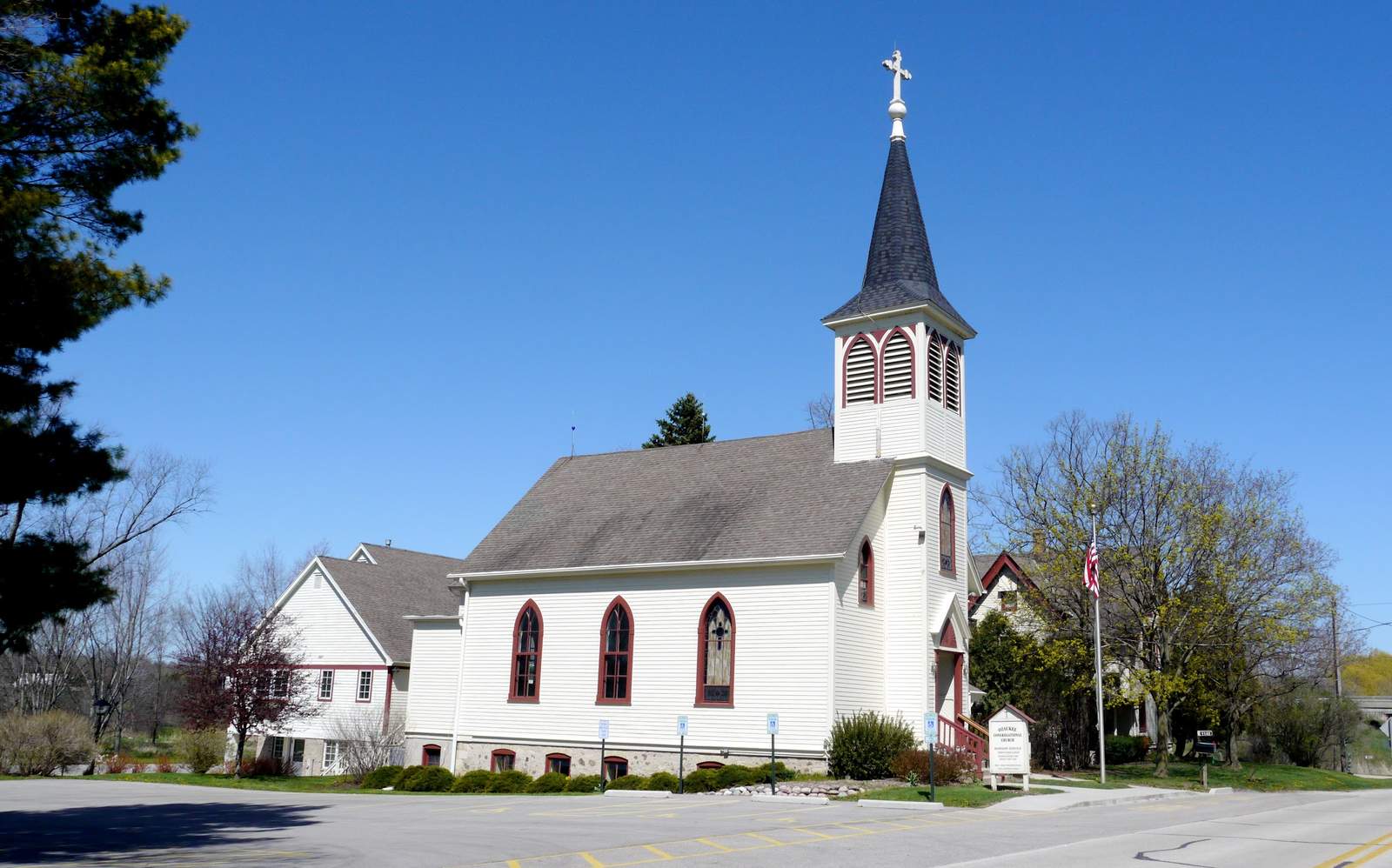 Ozaukee Congregational Church — photo 1