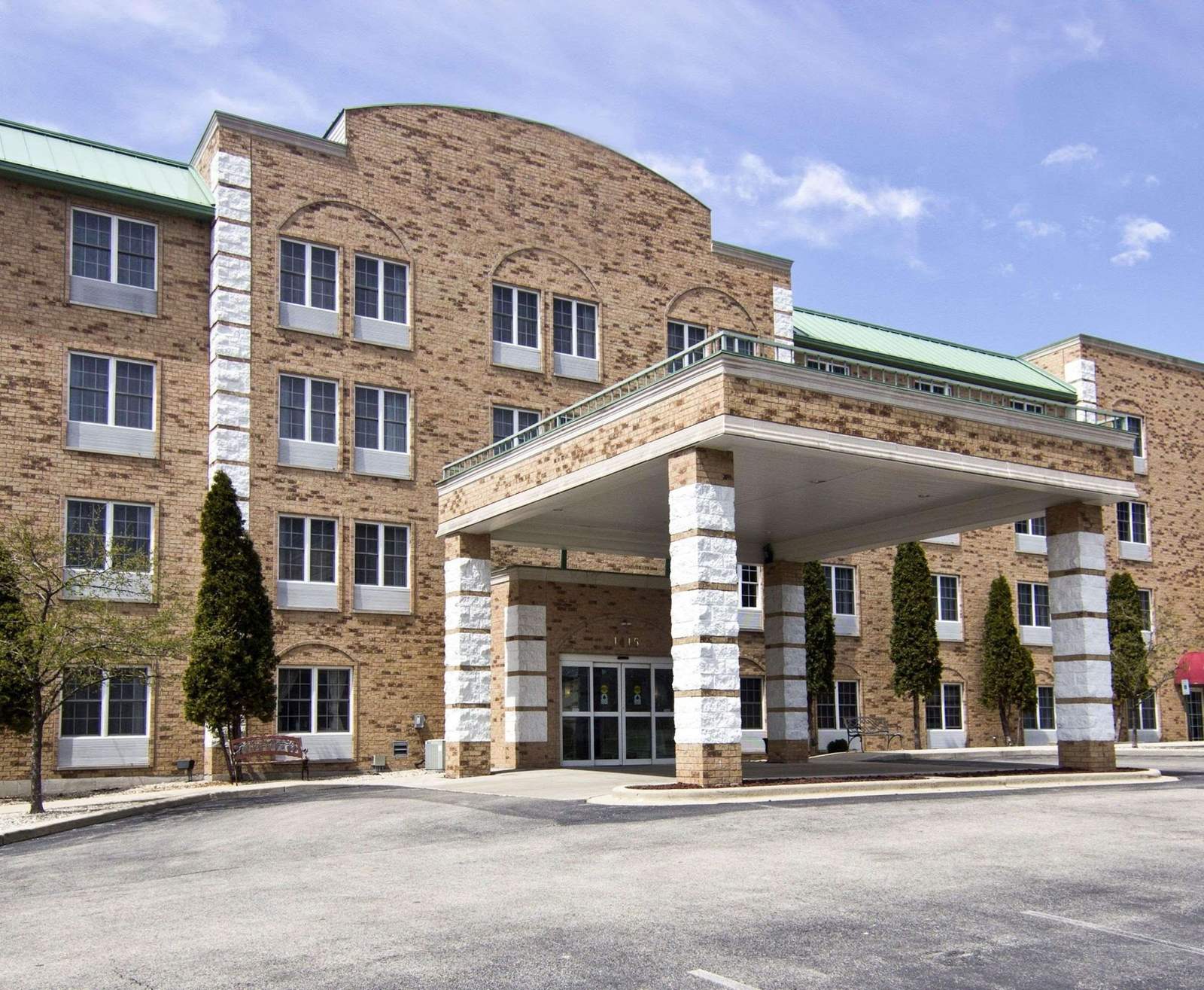 Comfort Inn & Suites Grafton-Cedarburg — photo 4