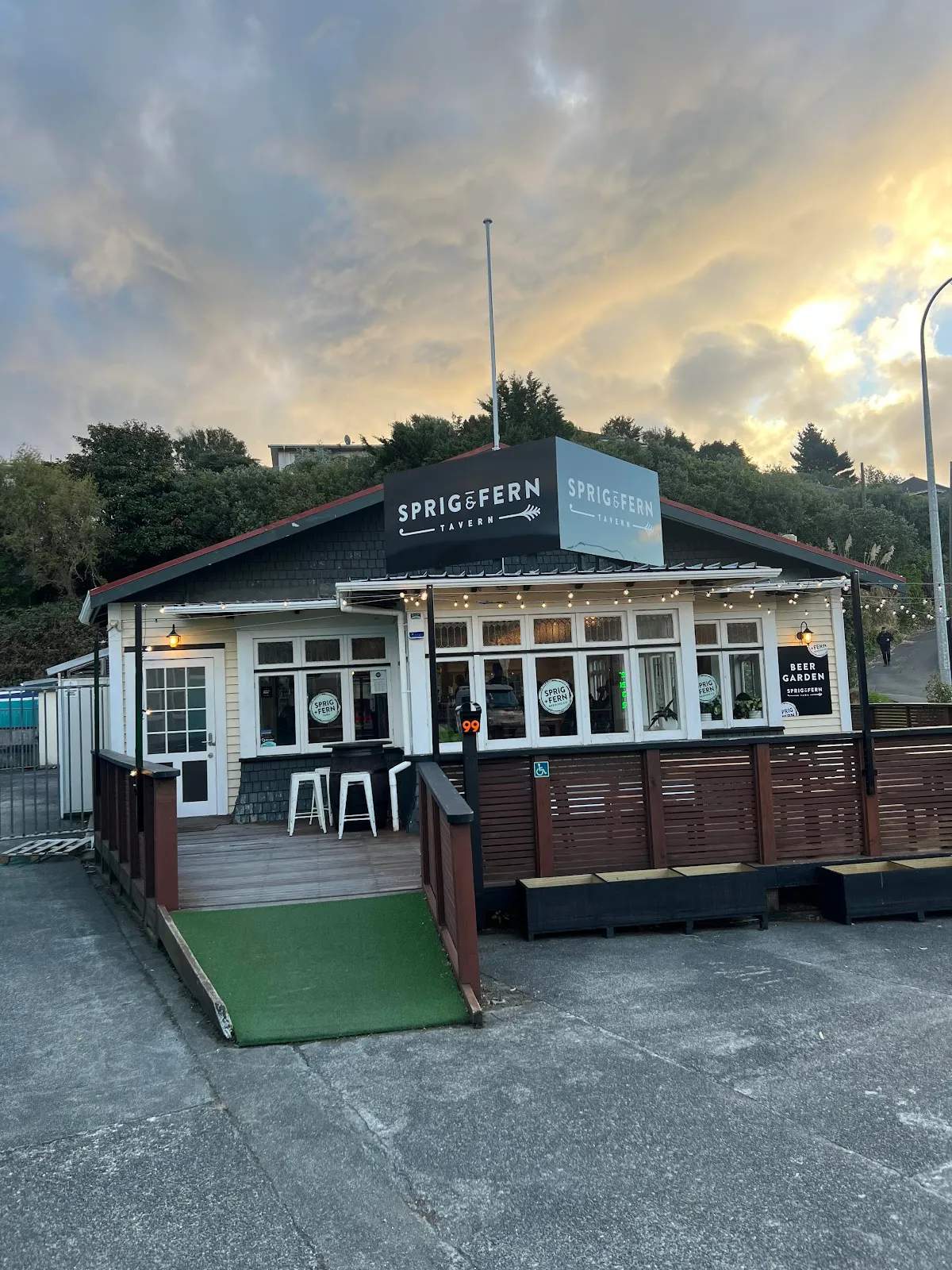 Sprig + Fern Tavern Tawa — photo 3