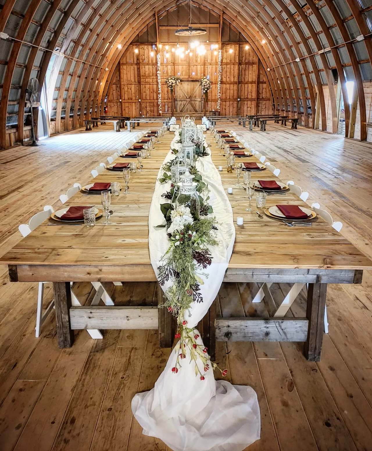 Poplar Creek Barn — photo 1