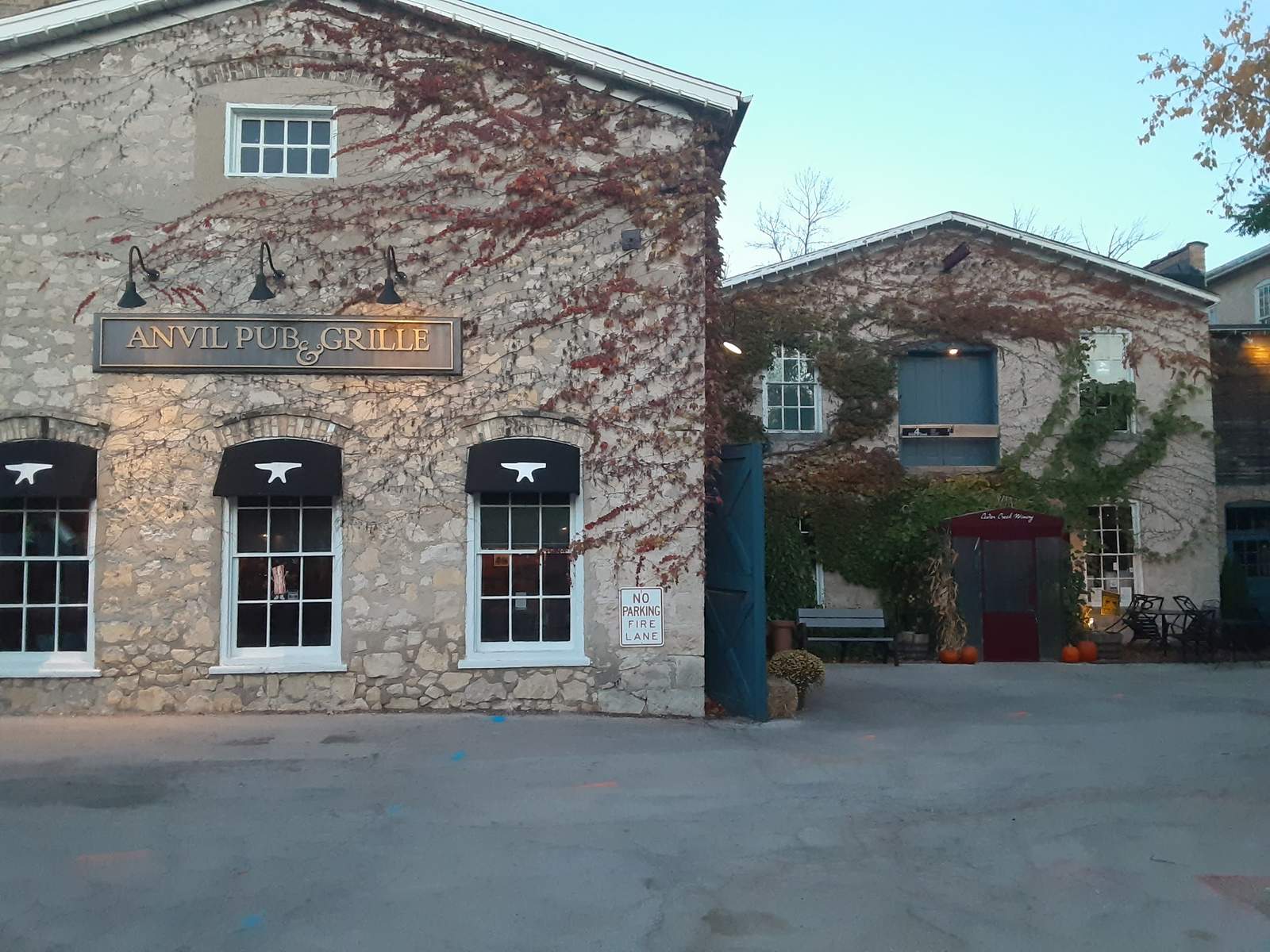 Anvil Pub & Grille — photo 4