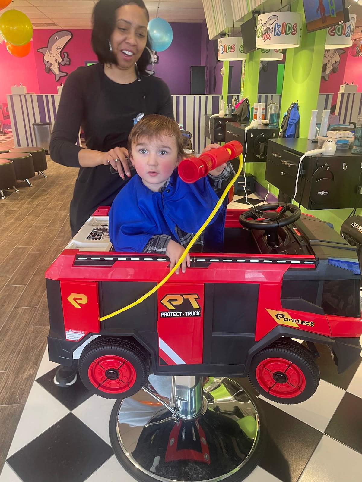 Sharkey's Cuts for Kids - Mequon, WI — photo 4
