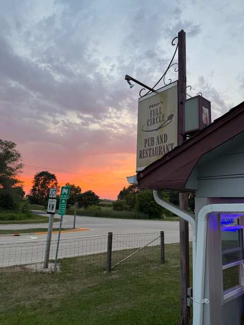 Plier's Full Circle Pub & Restaurant — photo 4