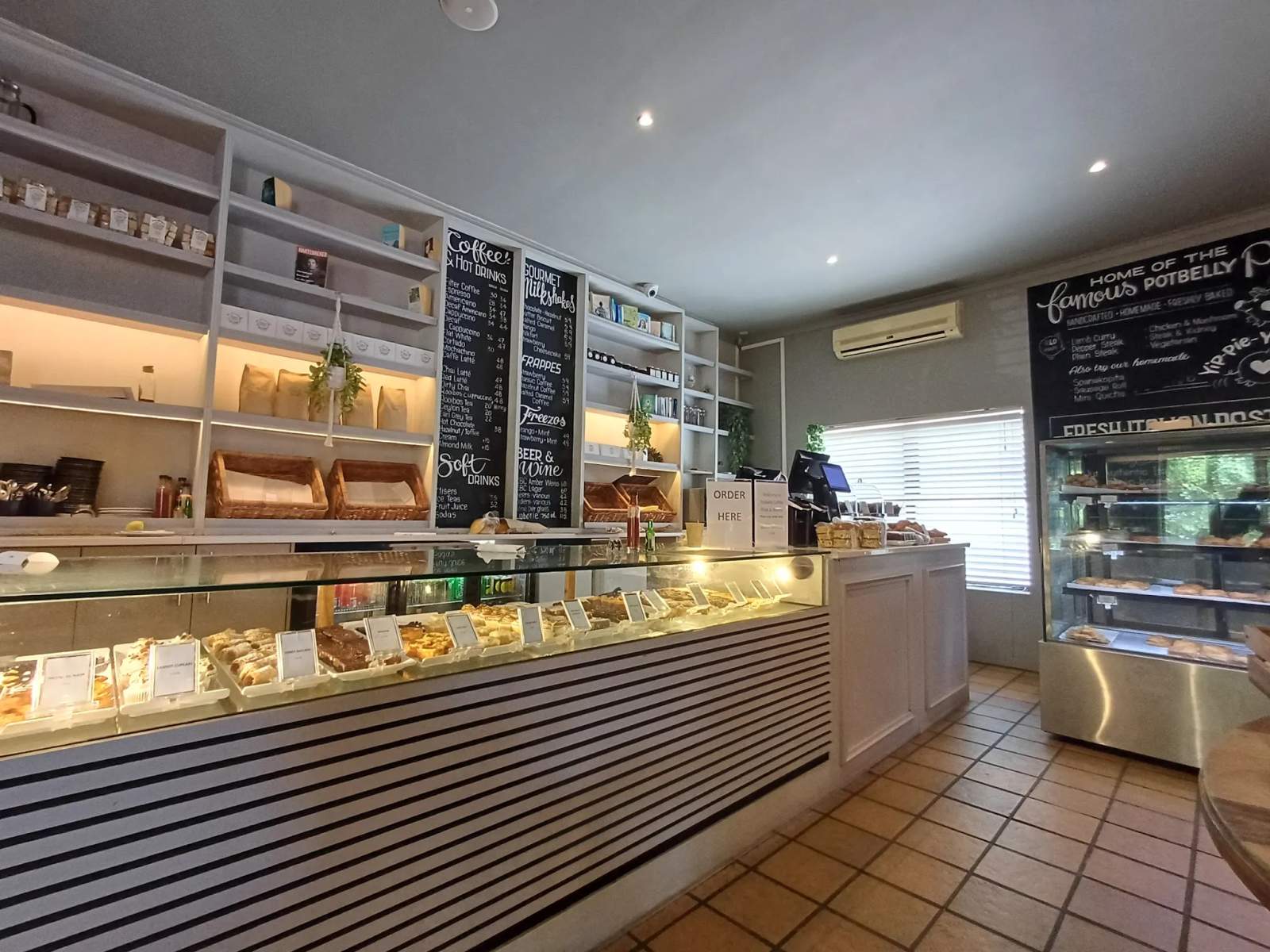 Potbelly Coffee Shop and Bakery — photo 1
