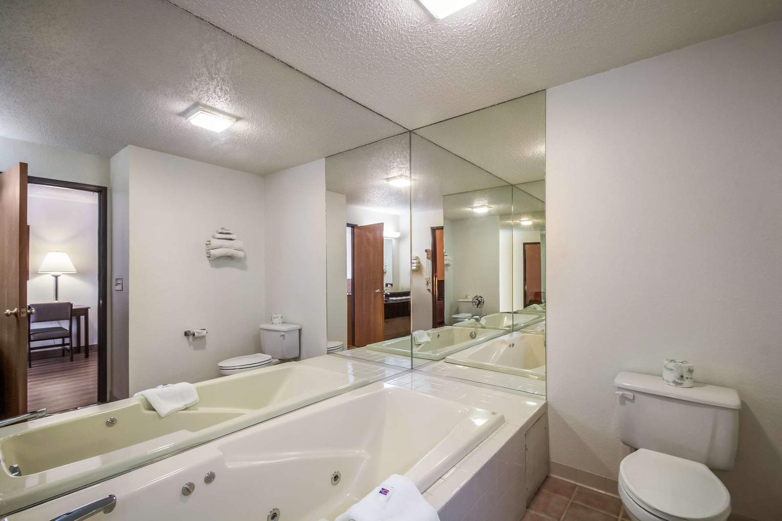 Motel 6 Saukville, WI — photo 3