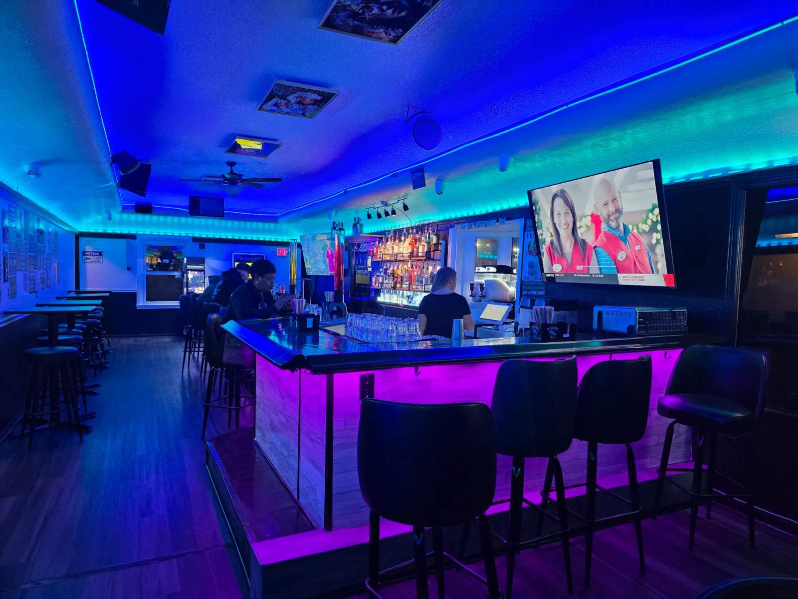 Shots N Tequila - Sports Bar / Tavern Greenfield — photo 3