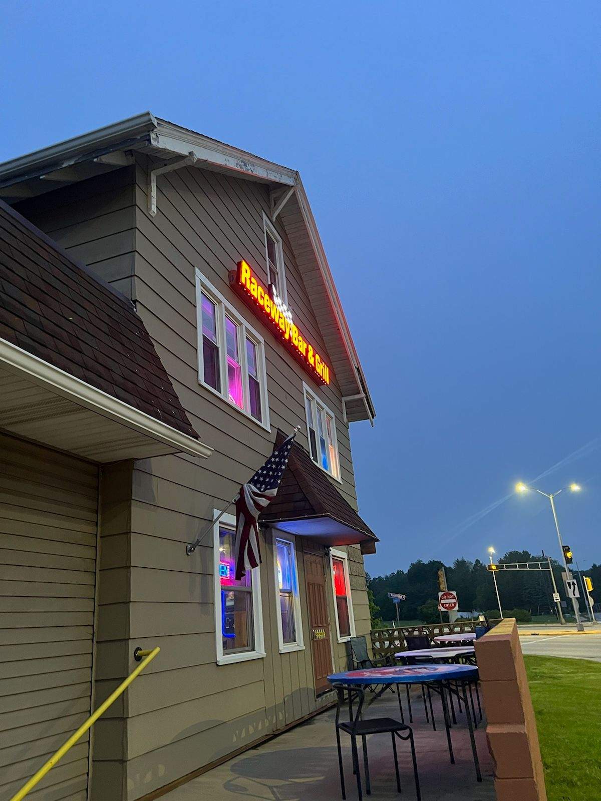 Raceway Bar & Grill — photo 3