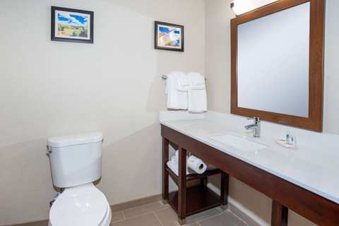 Comfort Inn Naugatuck-Shelton, CT — photo 3