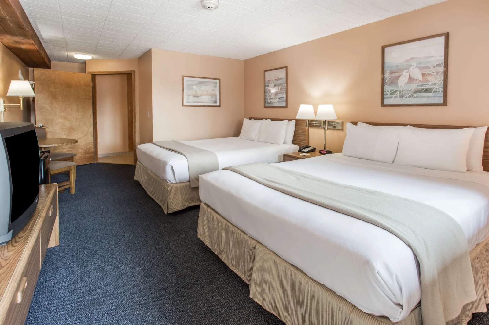 Days Inn by Wyndham West Allis/Milwaukee — photo 2