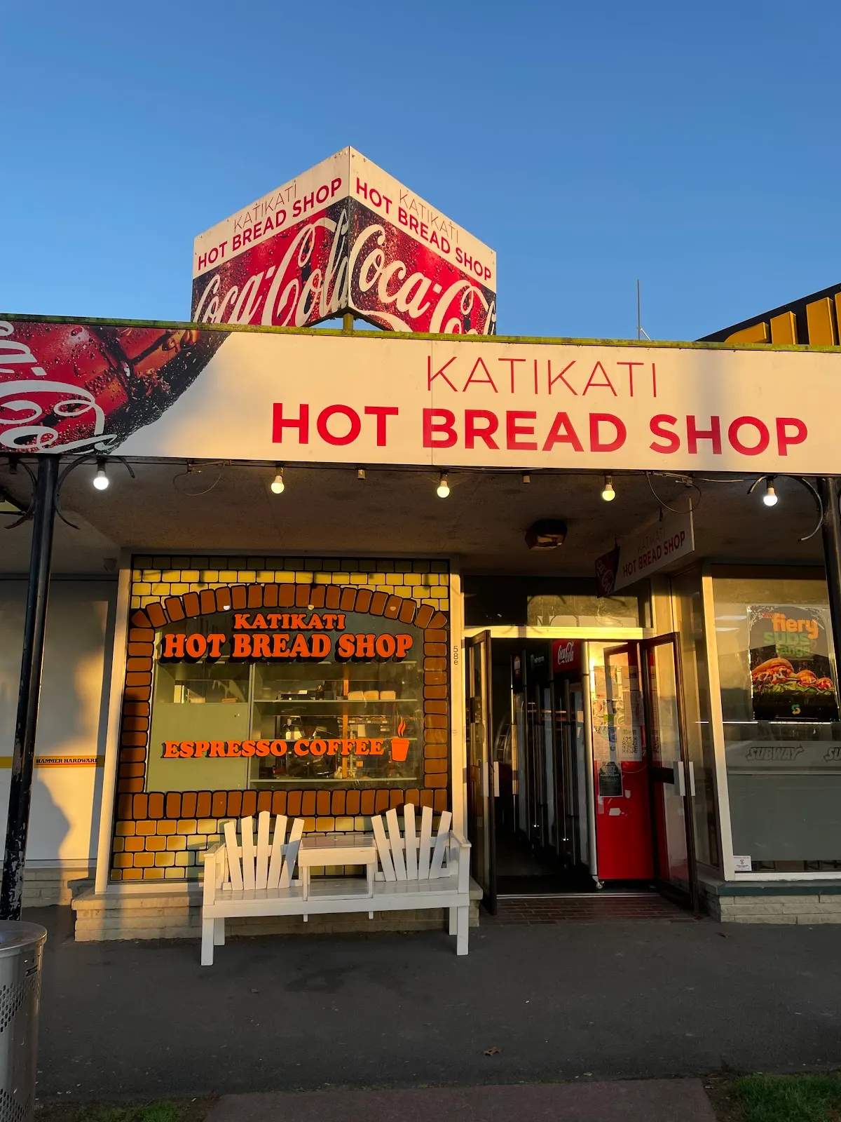 Katikati Hot Bread Shop — photo 1