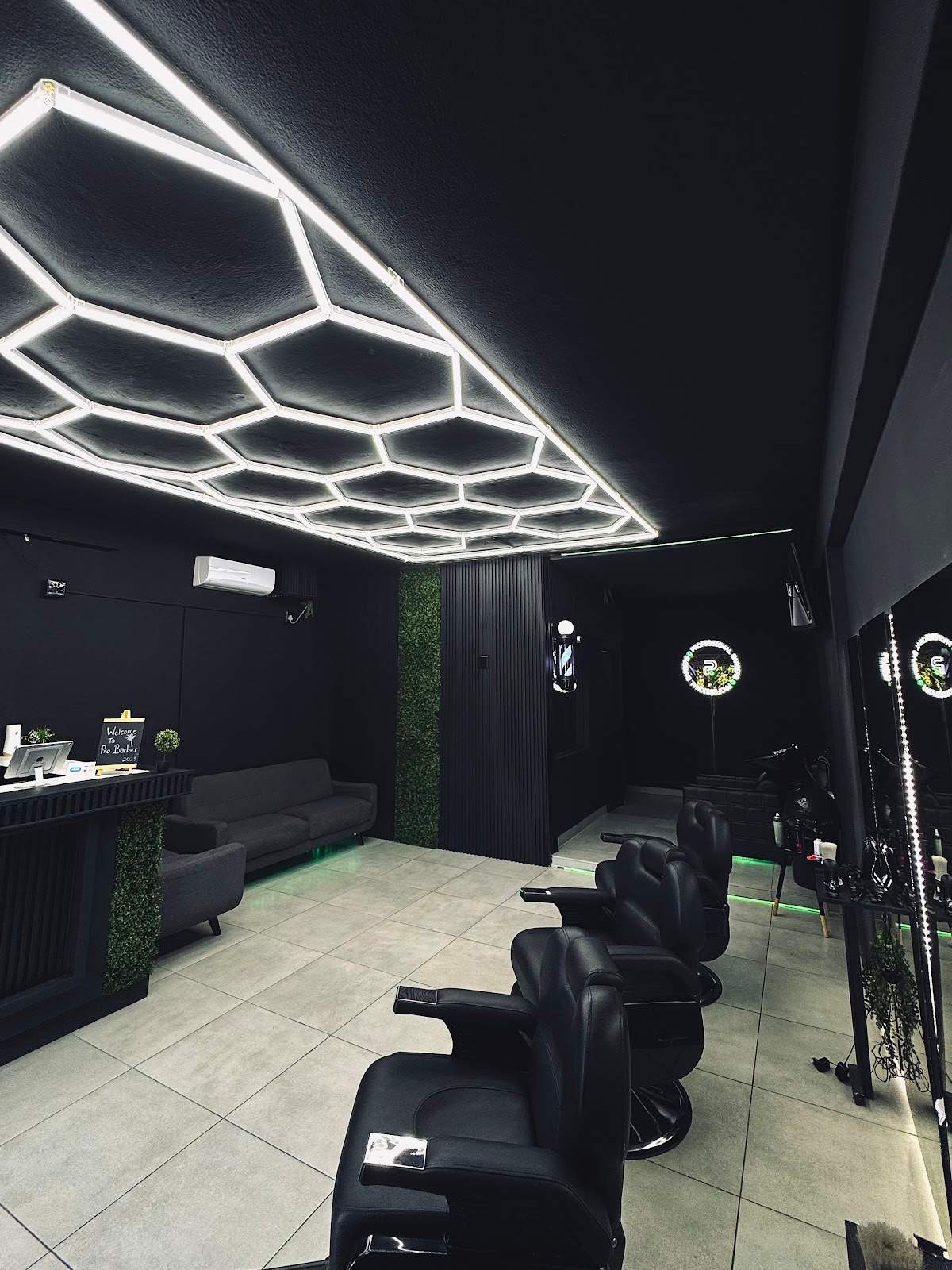 The Professional Barbershop — photo 3