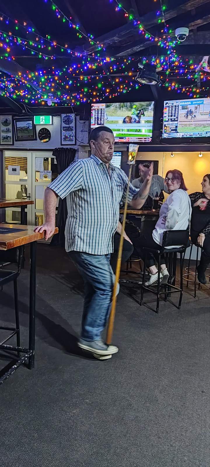Ev's Bar — photo 2