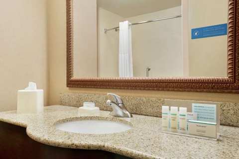 Hampton Inn & Suites West Bend — photo 4