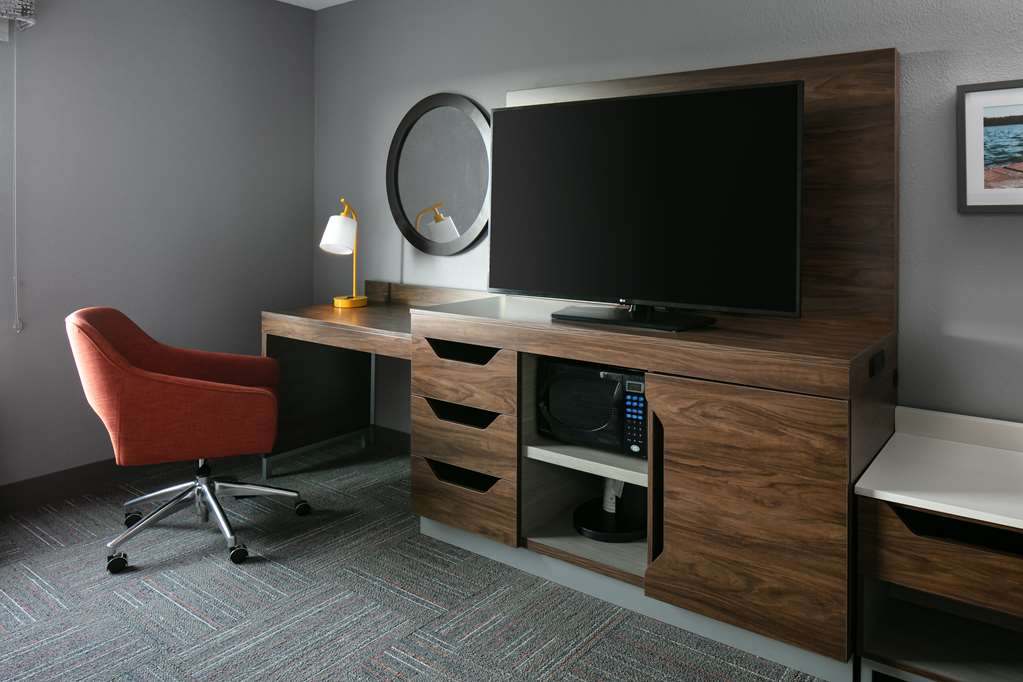 Hampton Inn & Suites West Bend — photo 5
