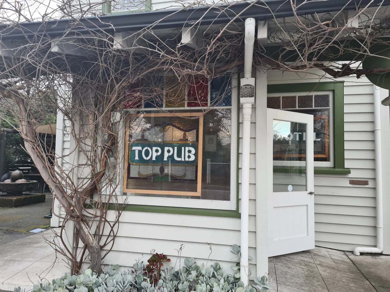 Greytown Hotel - The Top Pub — photo 1