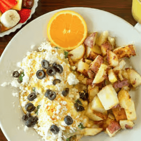 Benedict's Breakfast and Lunch — photo 3
