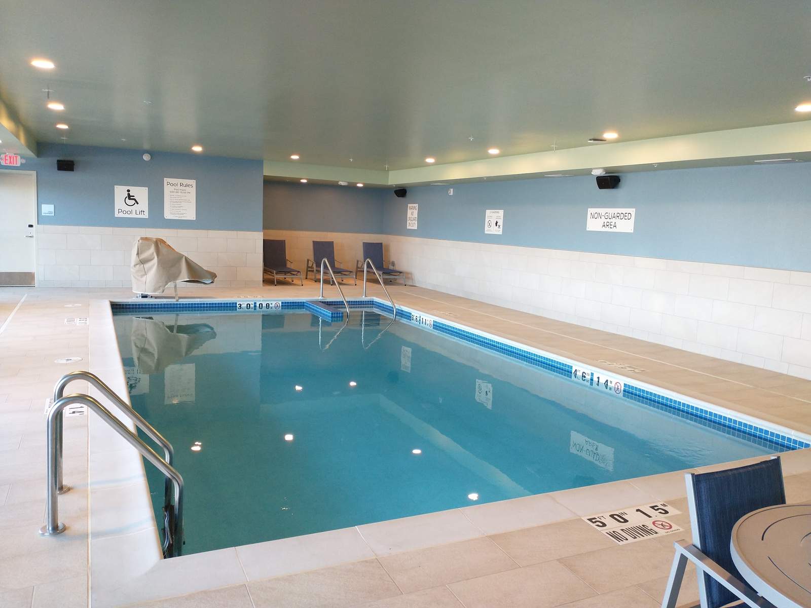 Holiday Inn Express & Suites Milwaukee - West Allis, an IHG Hotel — photo 3