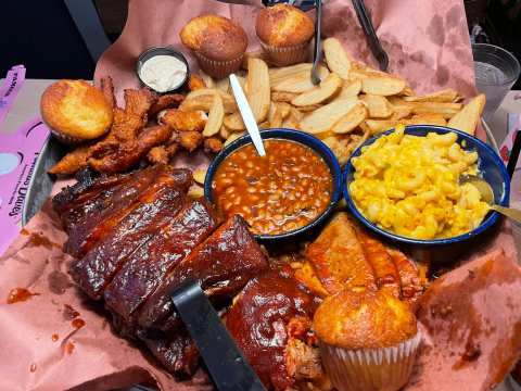 Famous Dave's Bar-B-Que — photo 3