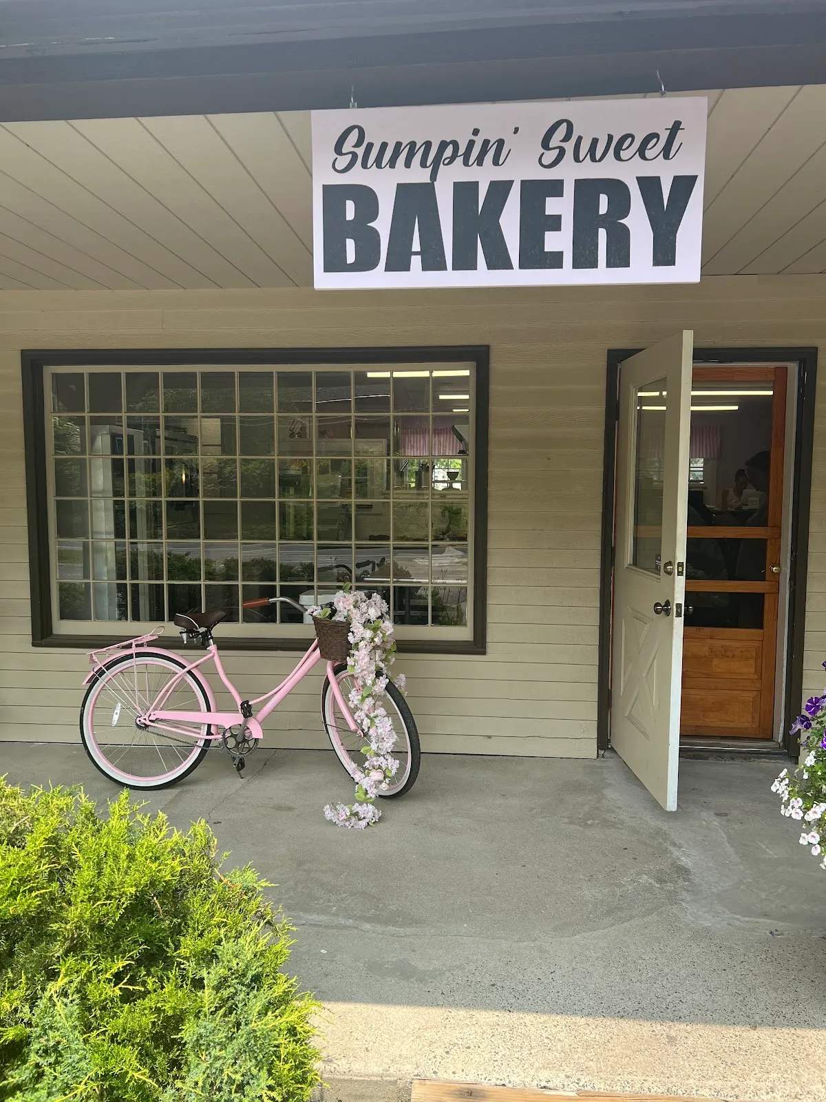 Sumpin Sweet Treats — photo 1