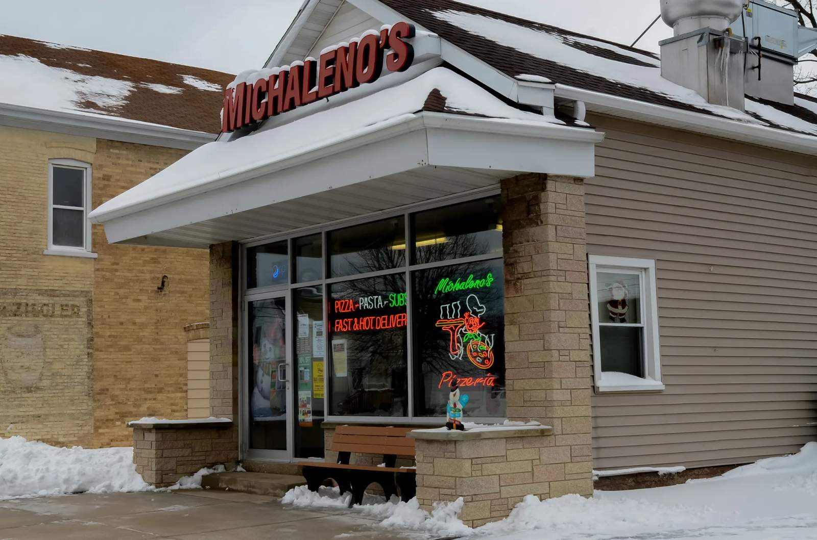 Michaleno's Pizzeria — photo 1