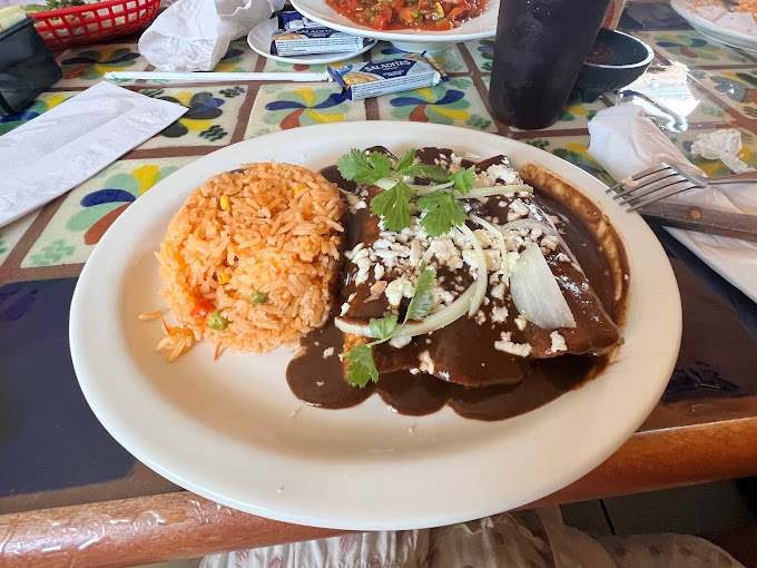 LOS CHATINOS MEX cuisine & breakfast — photo 2
