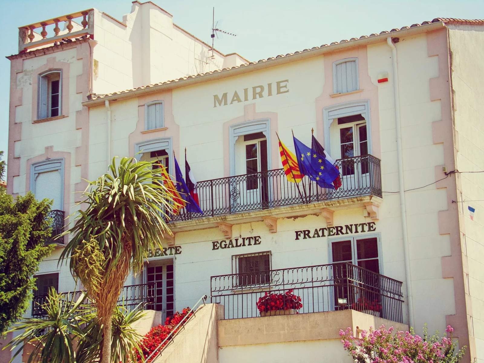 Mairie de Laroque-des-Albères — photo 2
