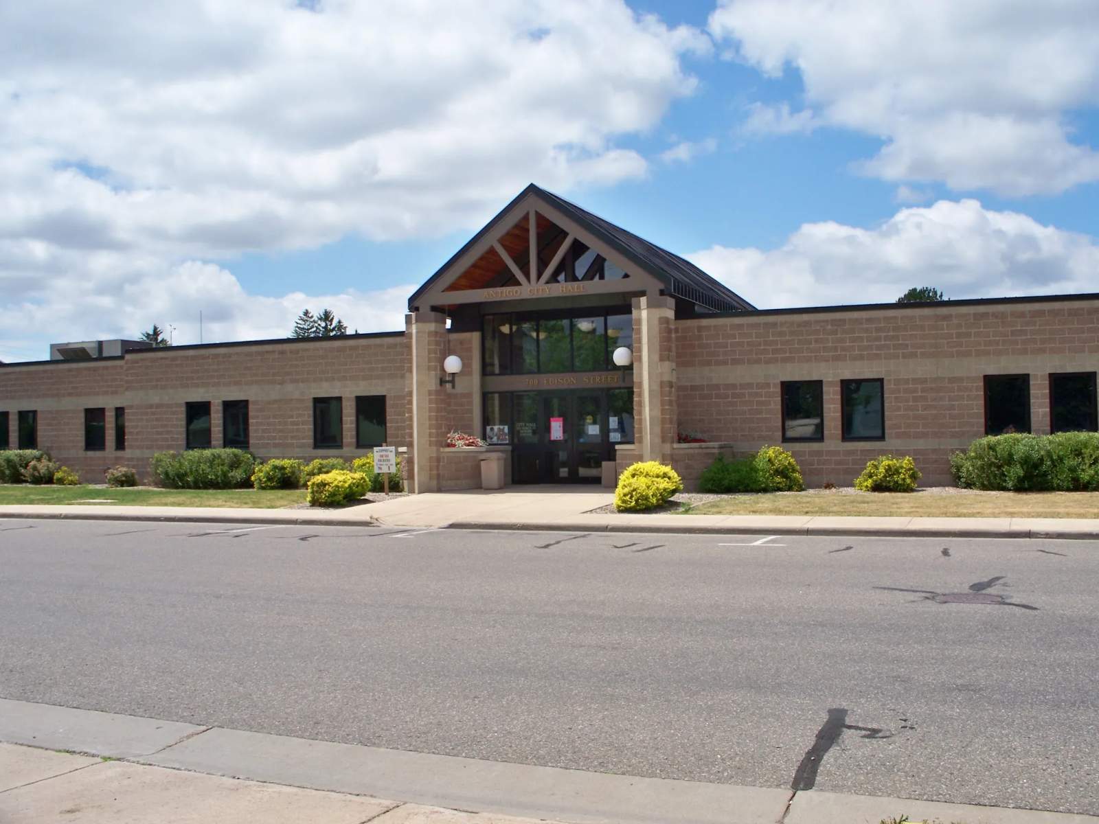 Antigo City Hall — photo 1