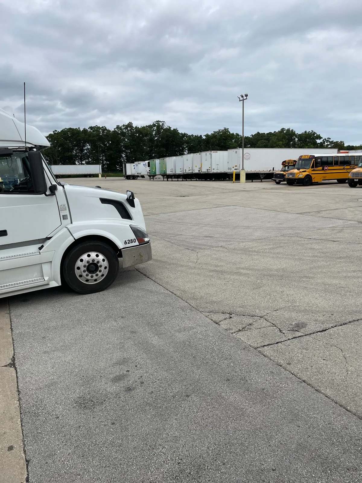 Lindner Logistics, LLC (S 6th St) — photo 4