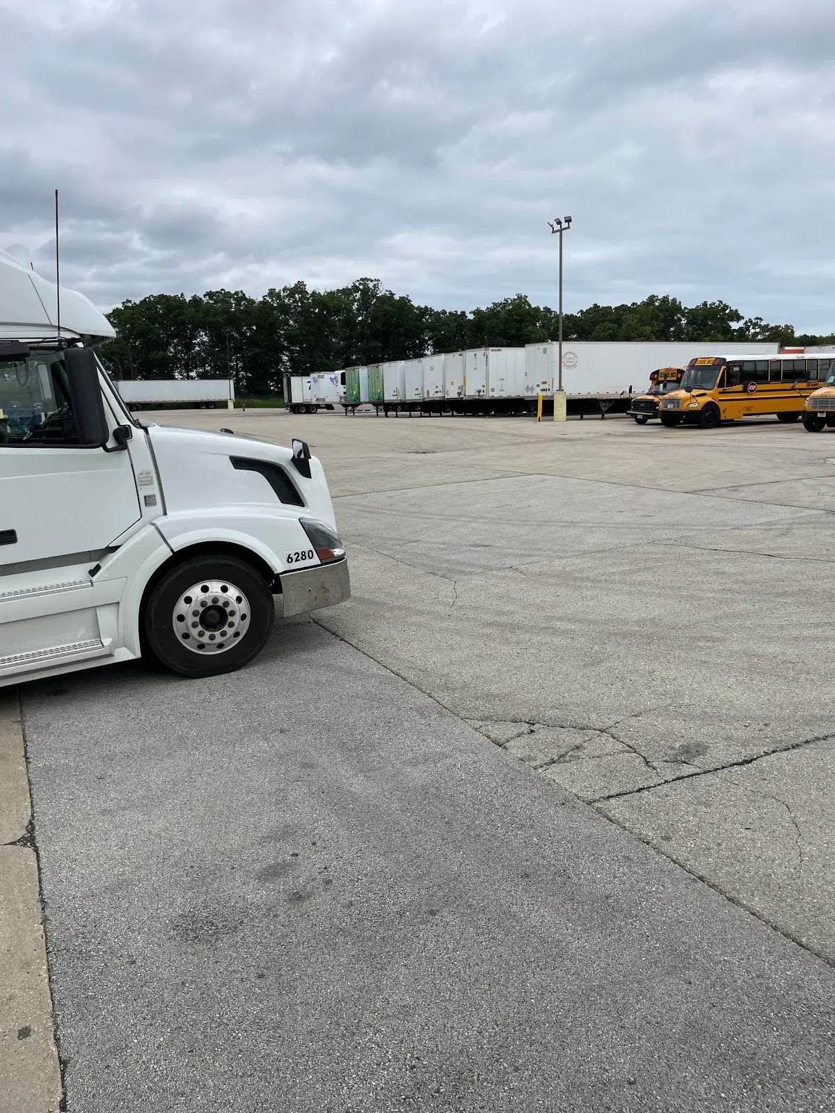 Lindner Logistics, LLC (S 6th St) — photo 4