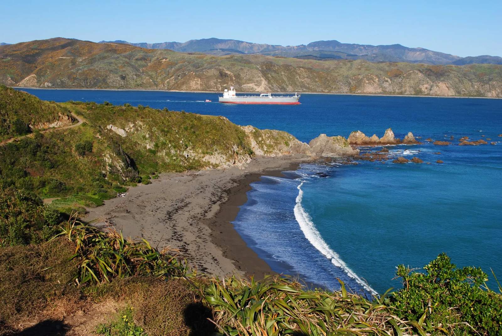 Breaker Bay — photo 1