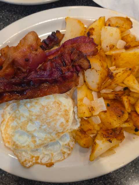 Tory's Cafe — photo 3