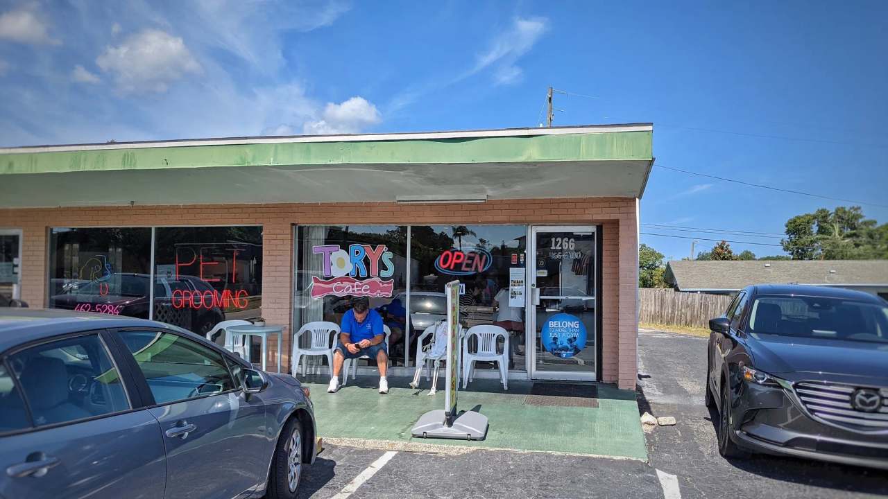 Tory's Cafe — photo 1
