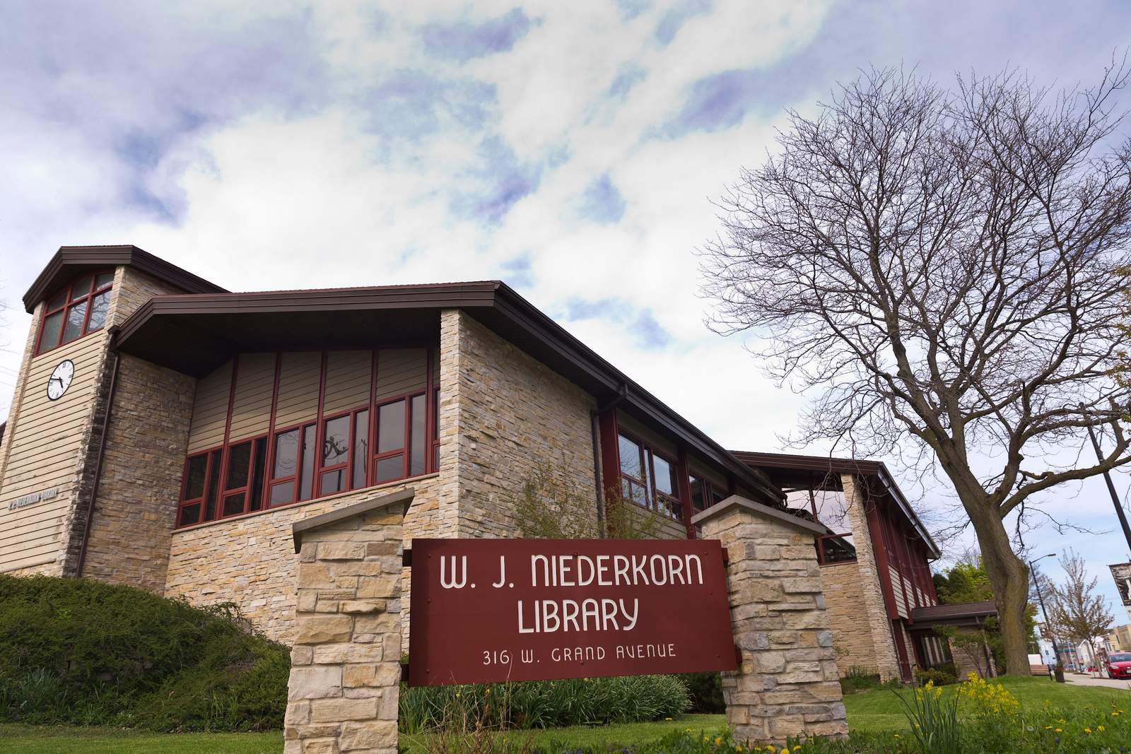 W.J. Niederkorn Library — photo 1