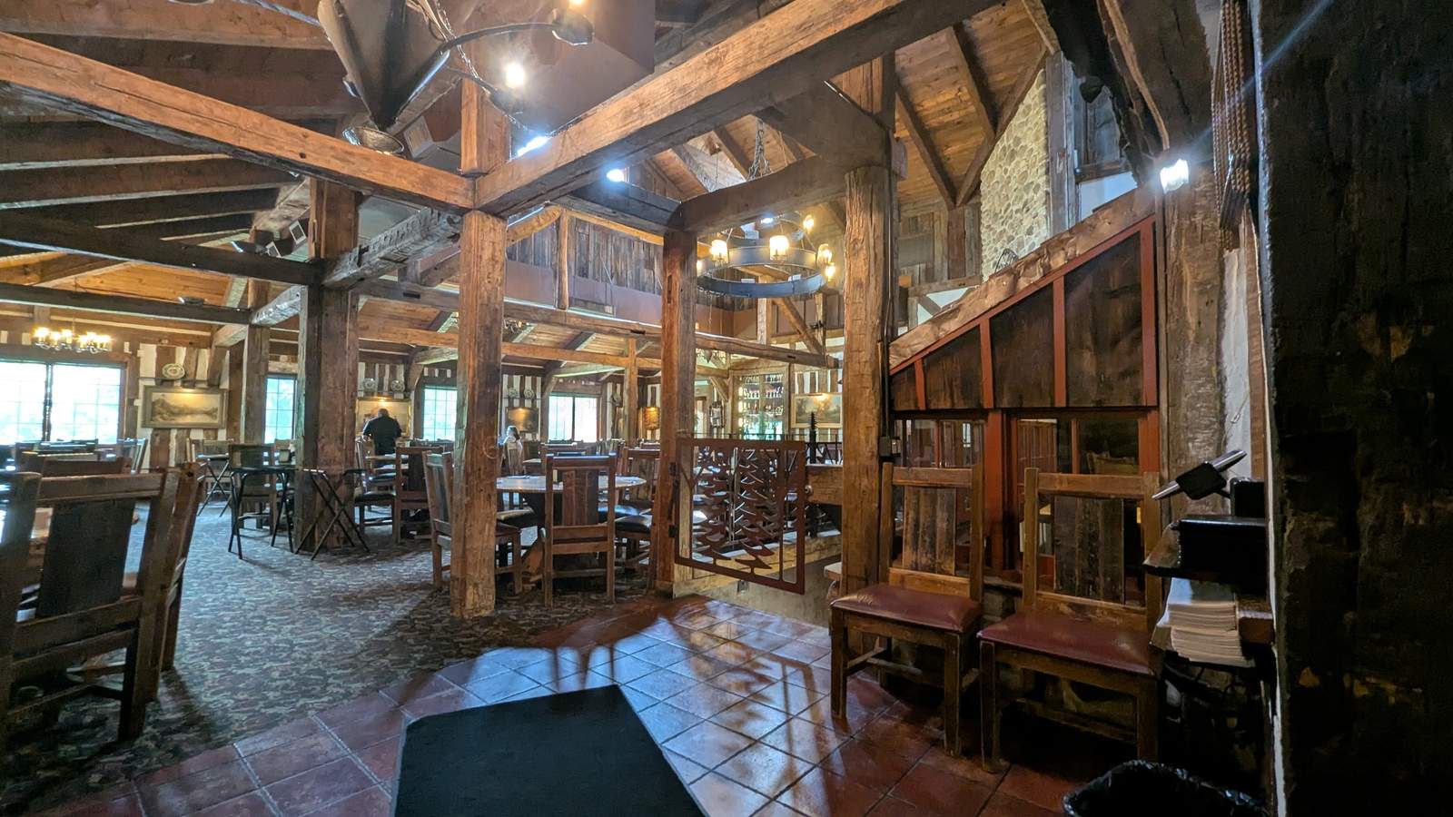 The Fox & Hounds Restaurant & Tavern — photo 5