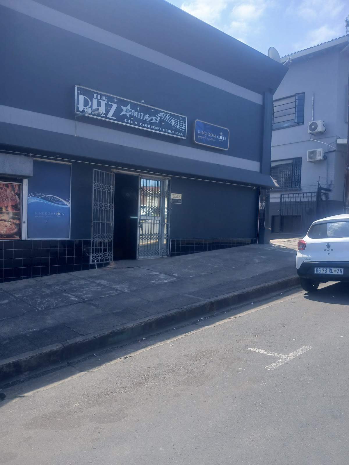 The Ritz Bar & Restaurant — photo 3