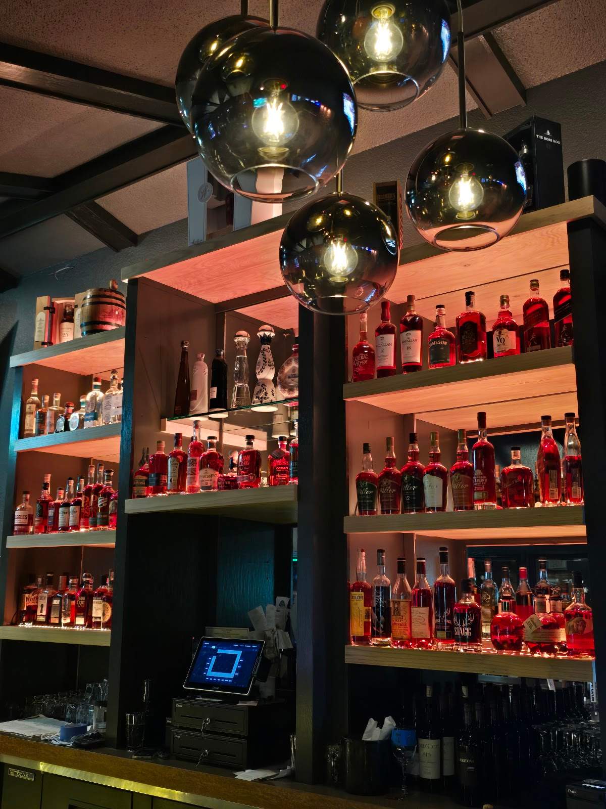 Elbow Room Twelve 21 Cedarburg — photo 10