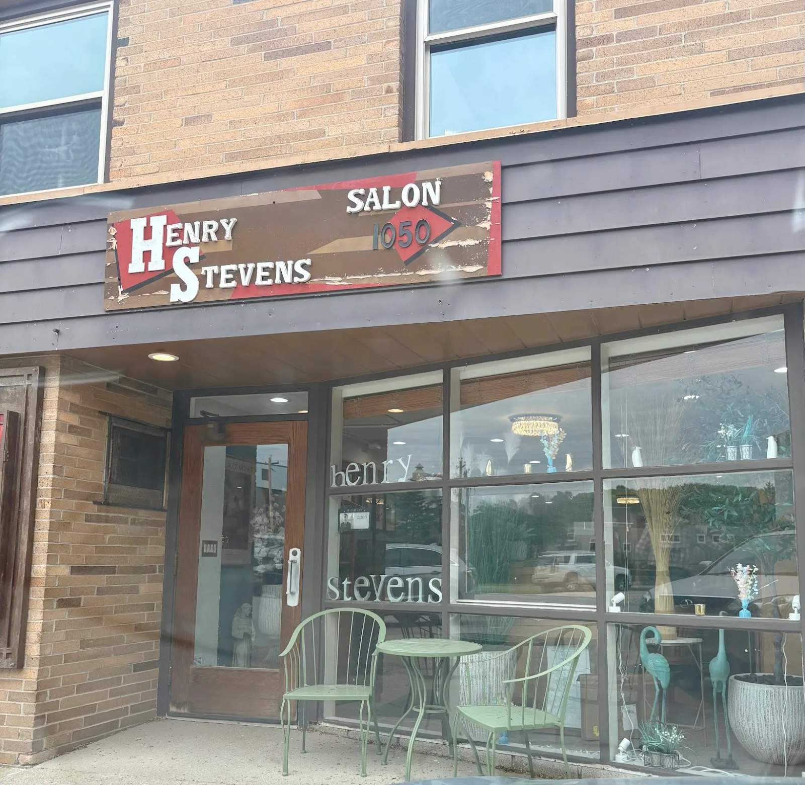 Henry Steven's Salon — photo 3