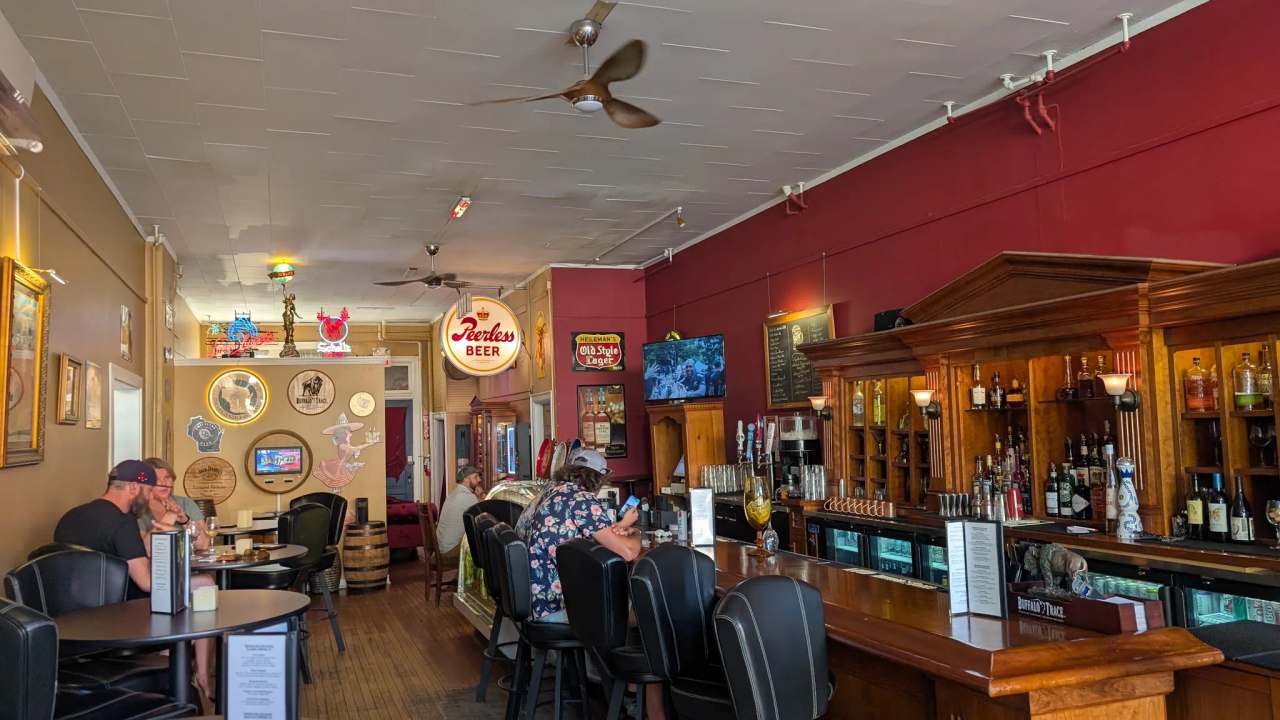 Tangled Hickory - Full Bar - Food - Game Room — photo 3