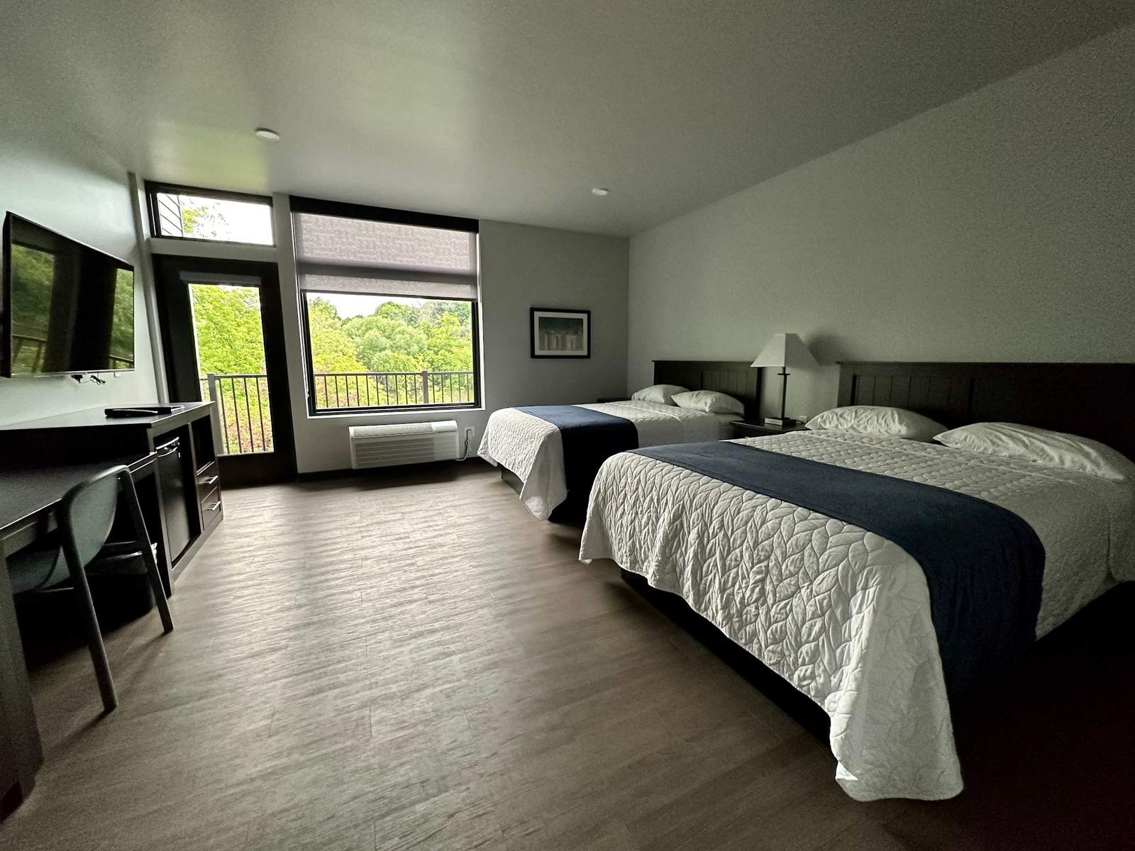 Watershed Hotel — photo 2