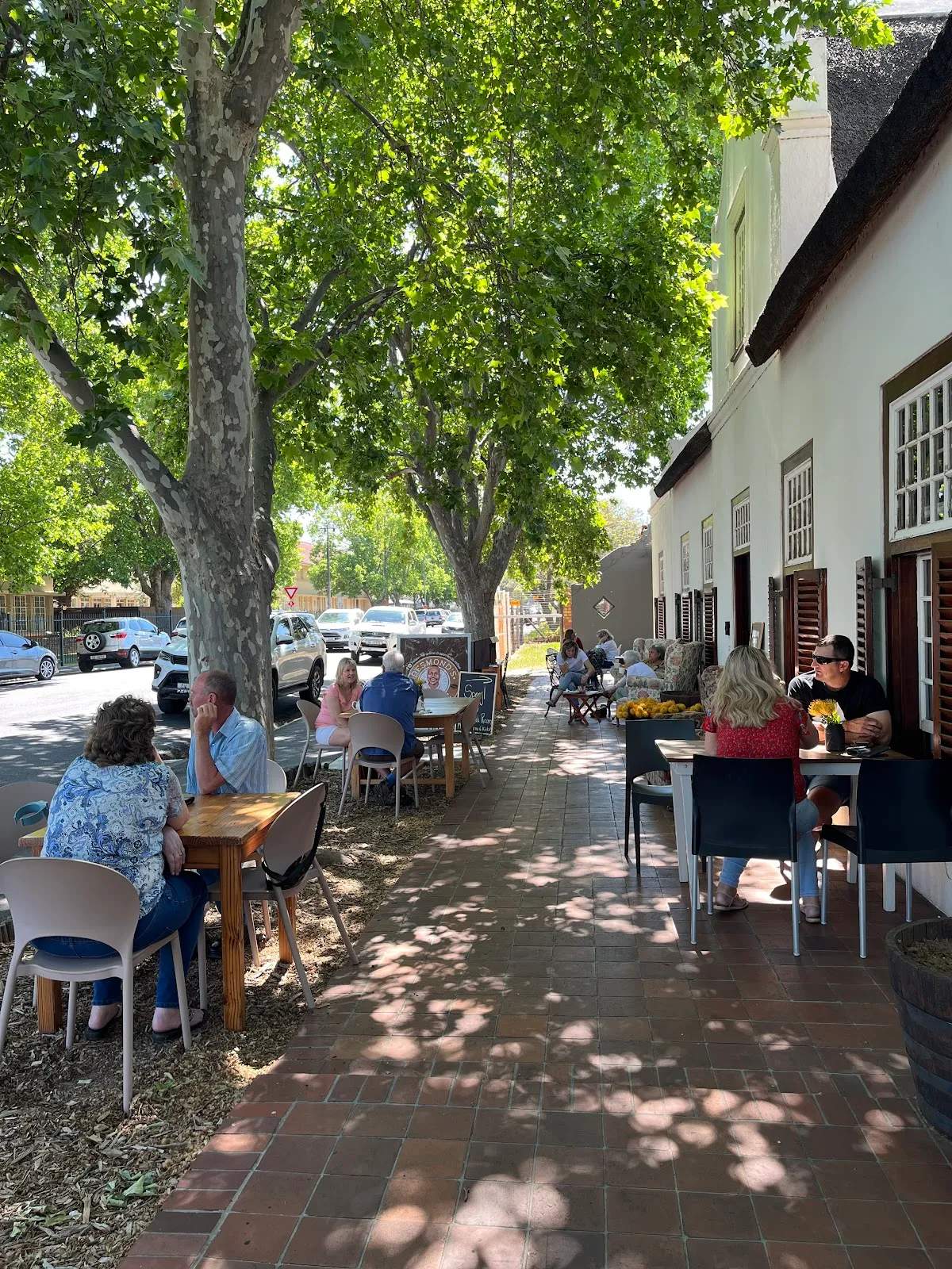 Avignon House & Café — photo 1